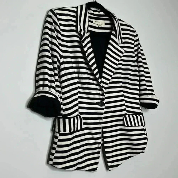 Monteau Black & White Stripped Blazer - Picture 2 of 6